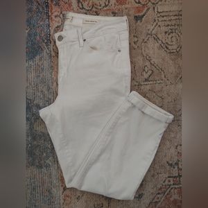 Like new white Jessica Simpson forever skinny cropped jeans. Size 10.